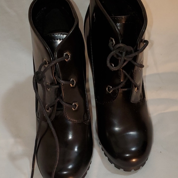 Women's Bamboo Heeled Ankle Boots - Picture 4 of 6